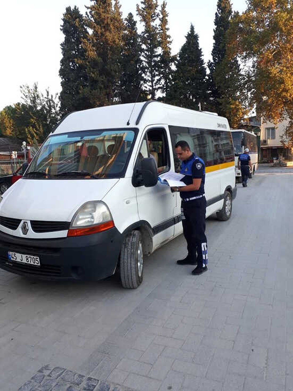 Ahmetli\'de Okul ve Personel Servislerine Denetim