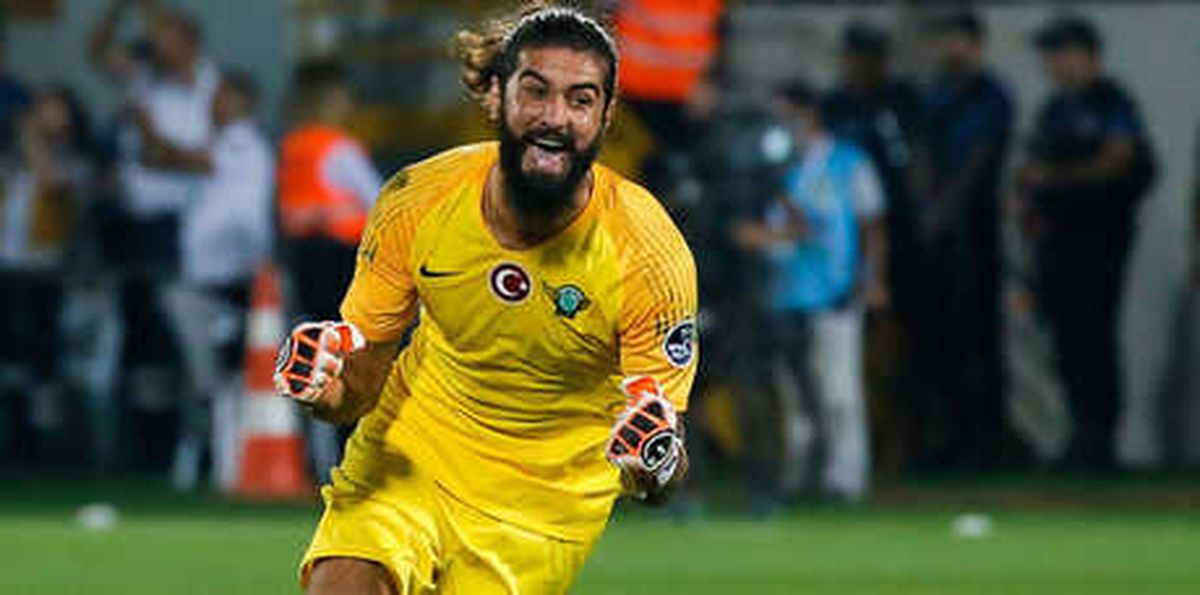 Akhisar\'a Süper Kupa\'yı Getiren Kaleci Fatih Maçın Adamı