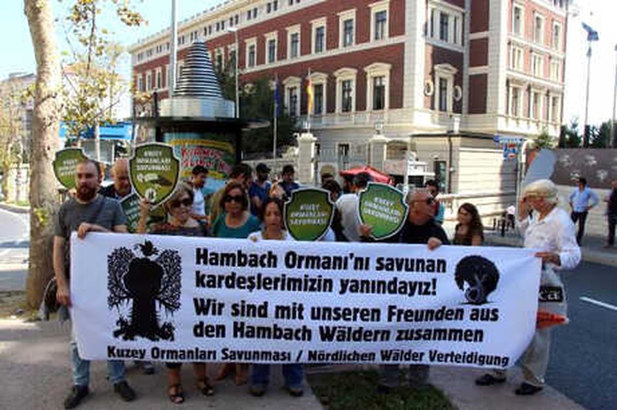 Almanya Başkonsolosluğu Önünde Orman Protestosu