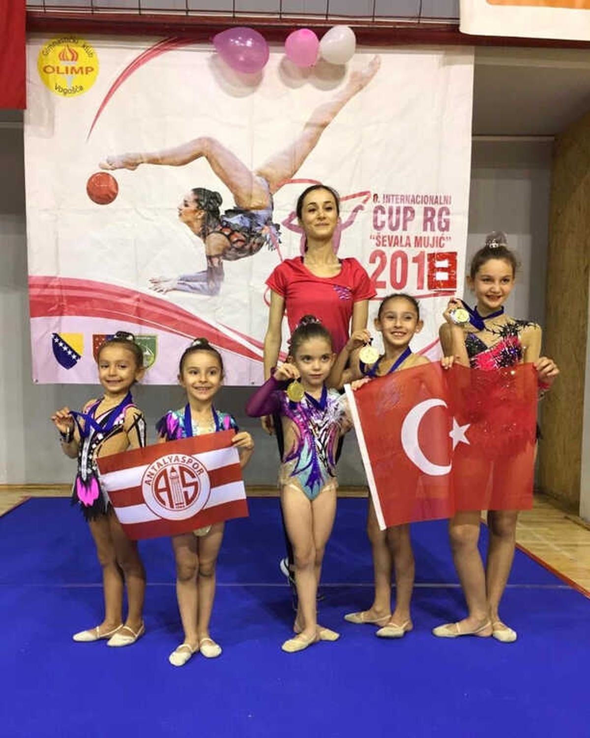 Antalyasporlu Minik Jimnastikçiler Saraybosna\'dan Madalyayla Döndü