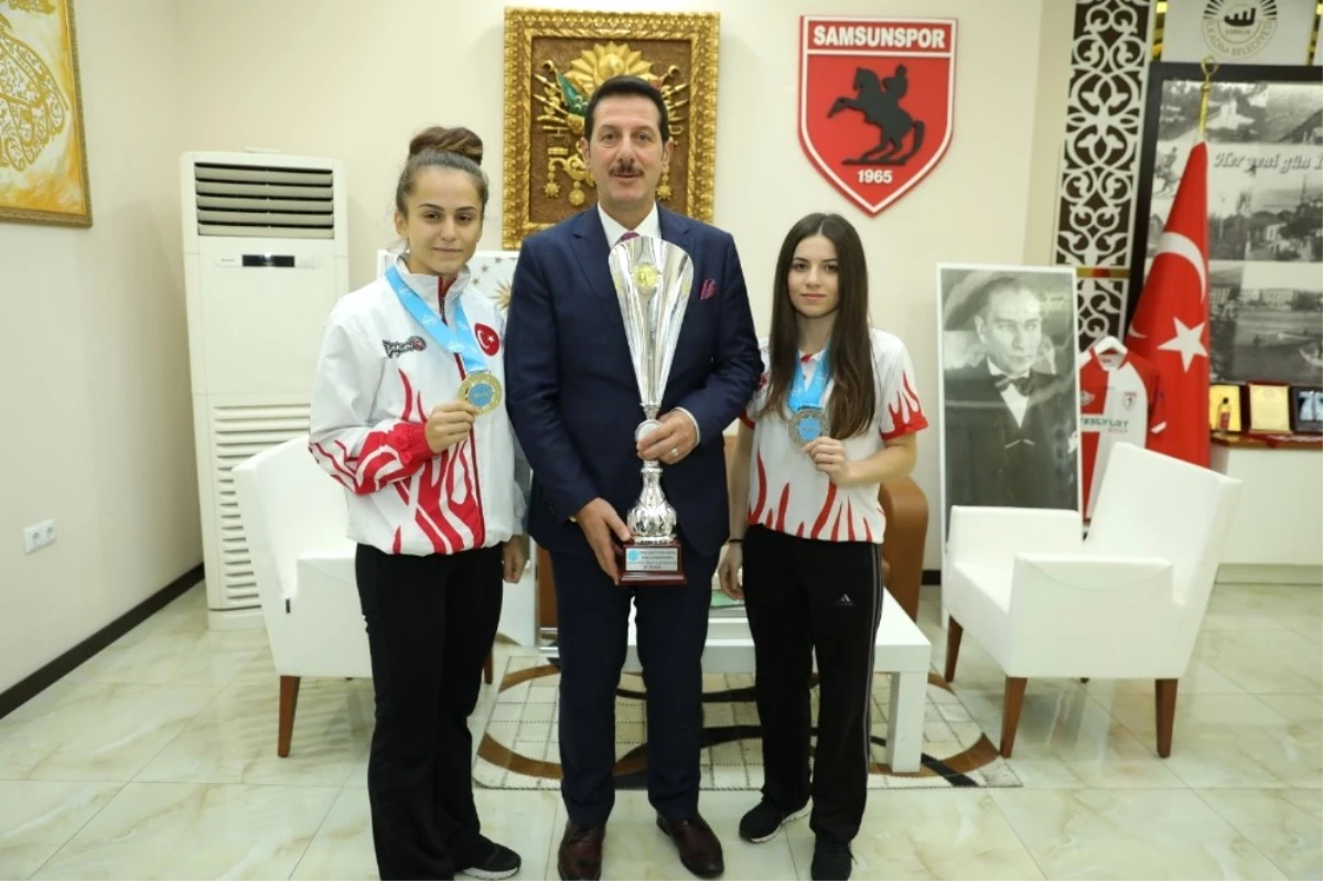 Başkan Erdoğan Tok\'tan Dünya Şampiyonu Kızlara Altın