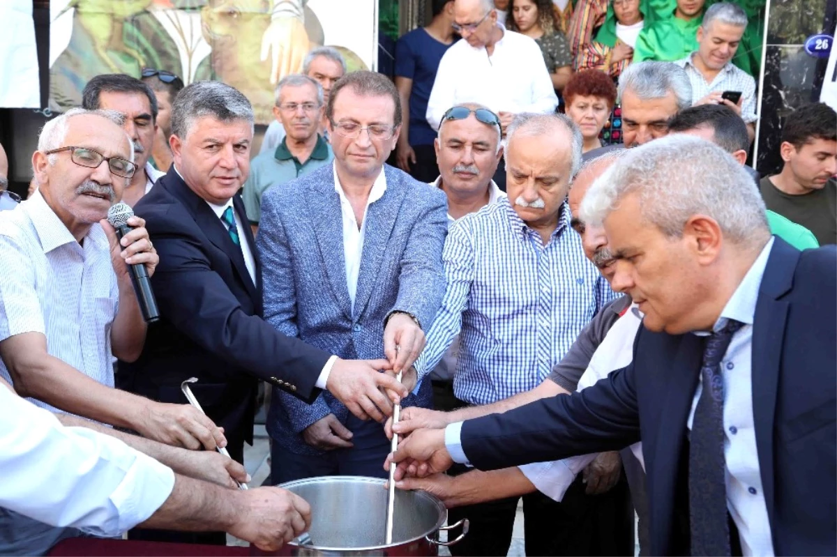 Başkan Karabağ, Aşure Kardı