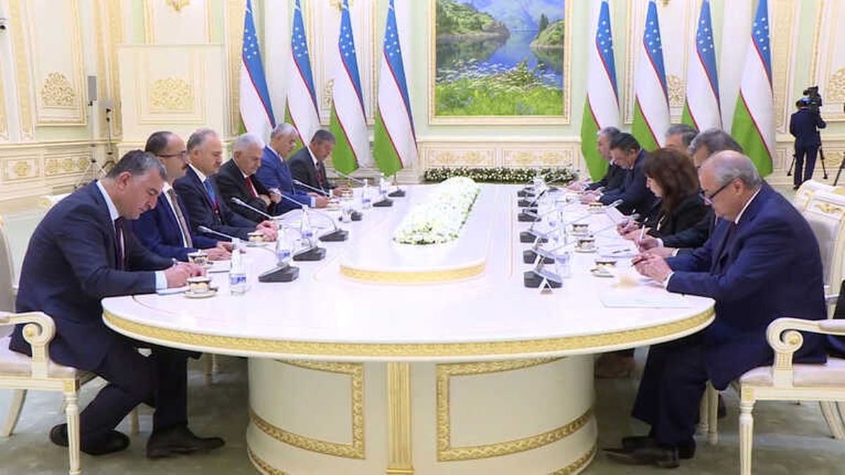Binali Yıldırım Özbekistan Cumhurbaşkanı ile Görüştü