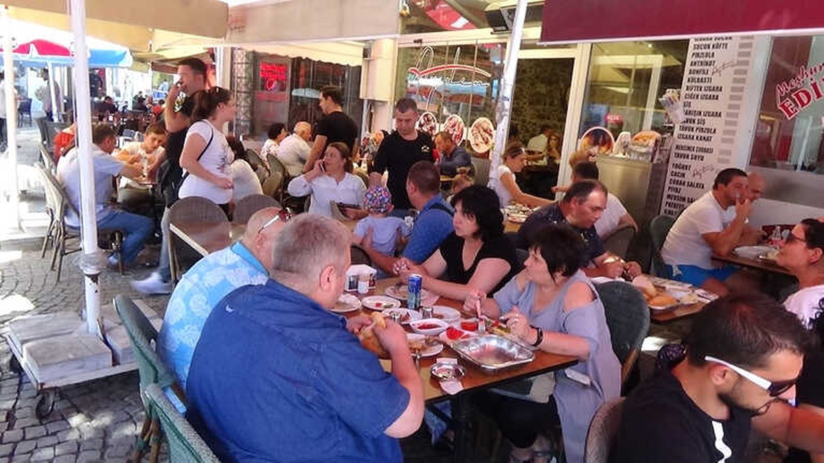 Bulgaristan ve Yunanistan Vatandaşlarının Alışveriş Çılgınlığı