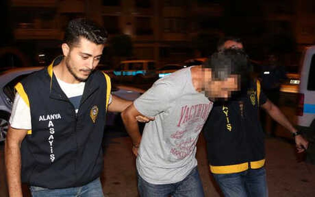 Dolandırıcı Banka Müdürü, İnsan Tacirleriyle Buluşunca Yakalandı (2)