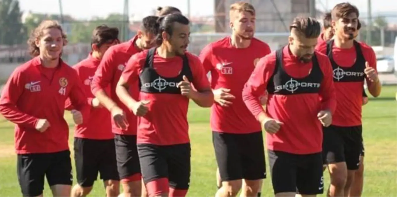 Eskişehirspor\'un Gençleri Ağabeylerini Aratmıyor