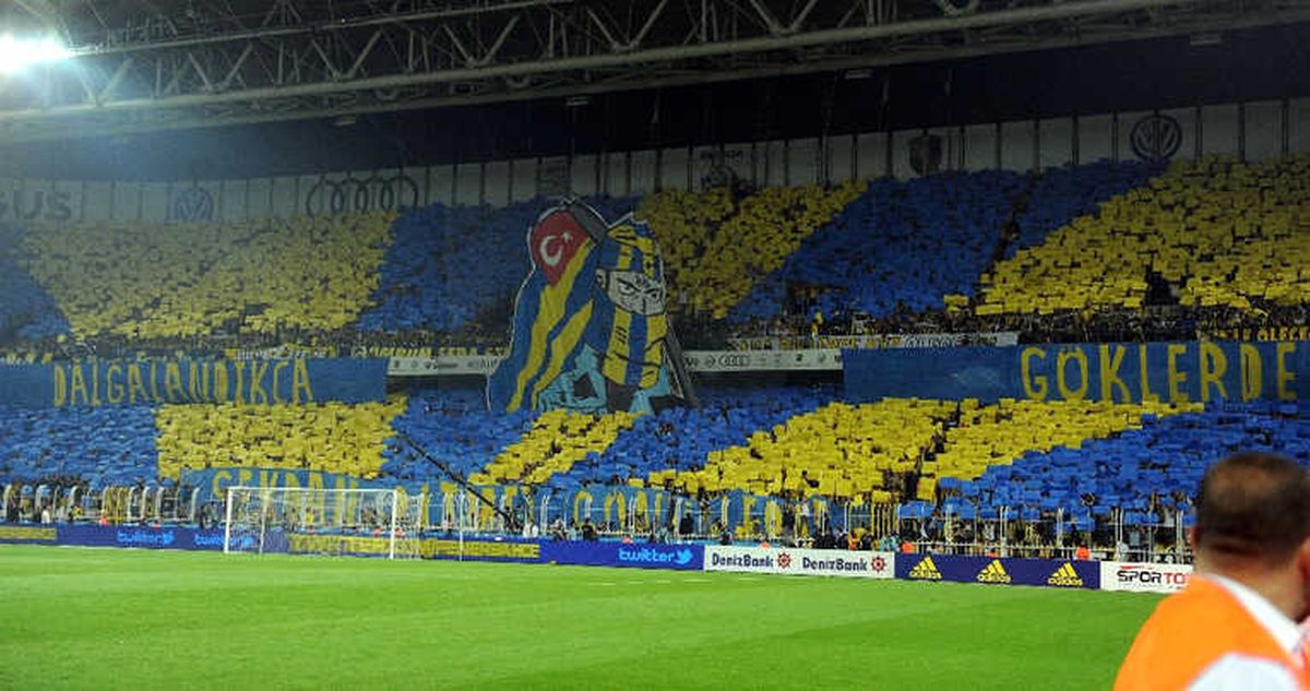 Fenerbahçe\'den Derbi Koreografisi
