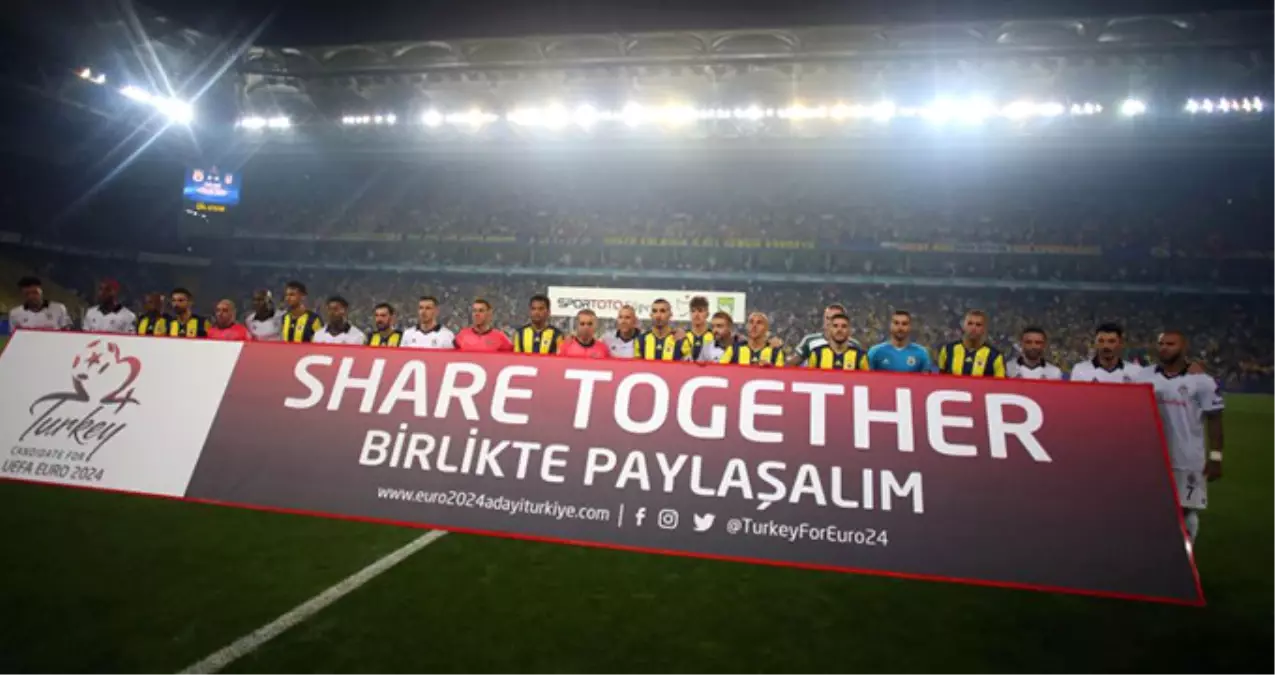 Fenerbahçe ve Beşiktaşlı Futbolcular, EURO 2024 Adaylığı İçin Birliktelik Mesajı Verdi