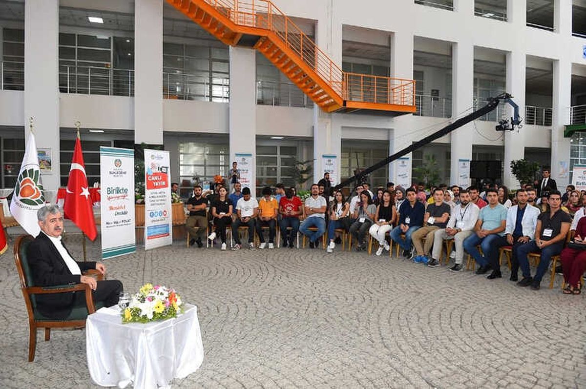 Gençler Sordu Polat Cevapladı