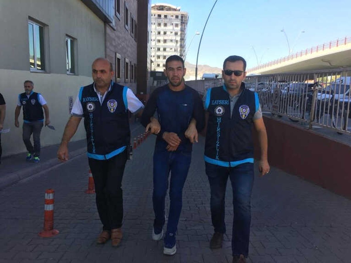İmam Odasından ve Yardım Kasalarından Para Çalan Hırsız Yakalandı