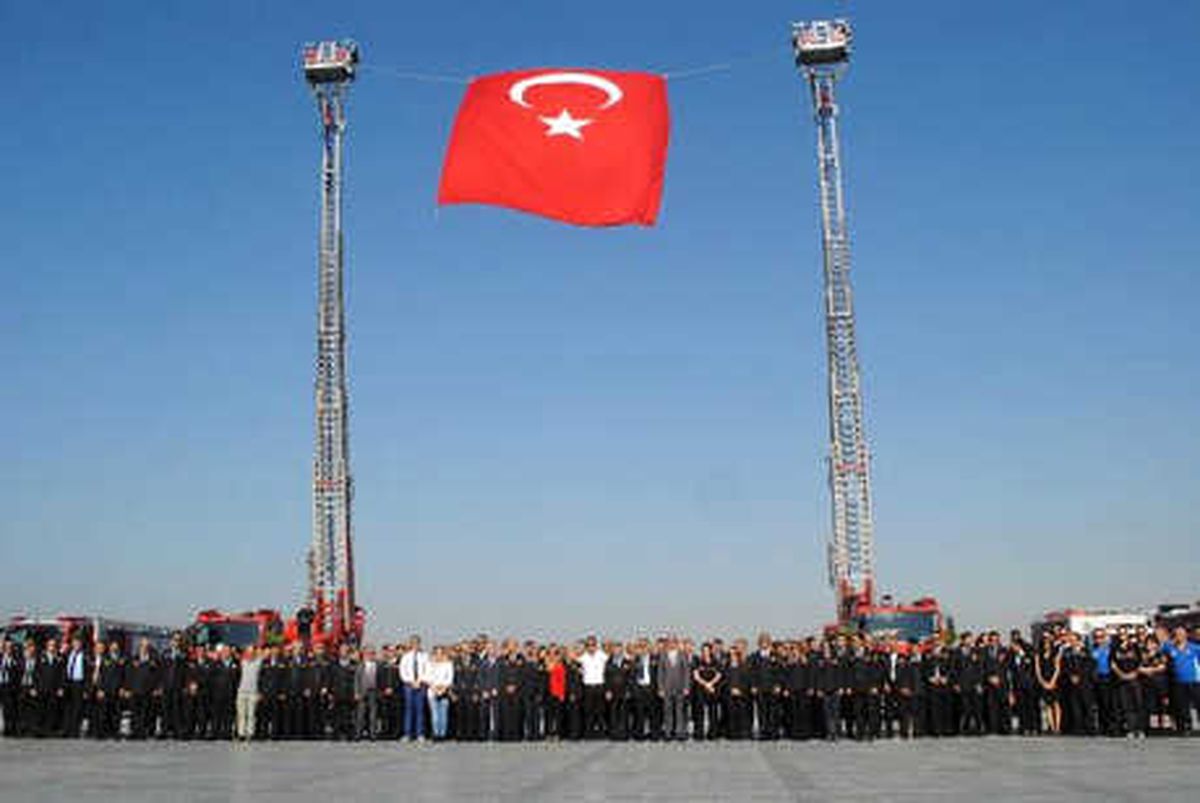 İzmir\'de İtfaiye Haftası Kutlamaları