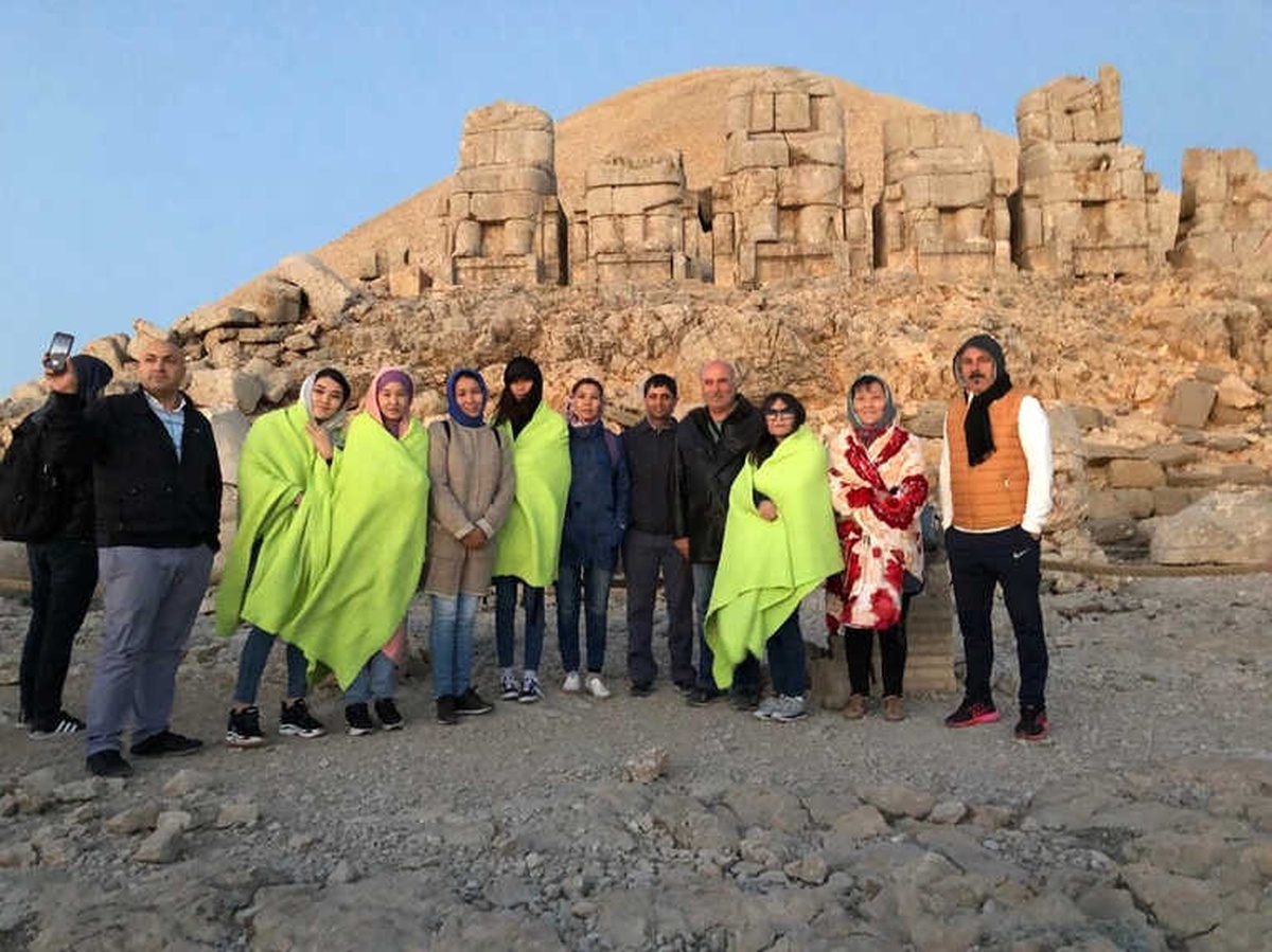 Kazakistanlı Gazeteciler Nemrut Dağına Hayran Kaldı