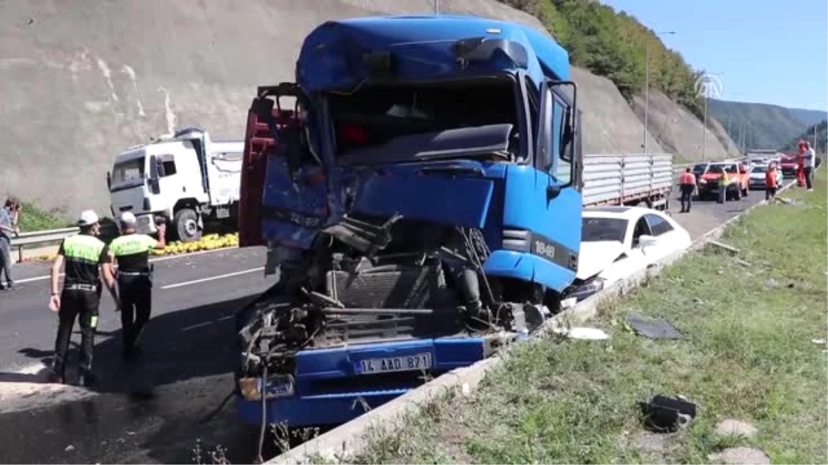 Kazaya Karışan Kamyondaki Kavunlar Yola Döküldü - Bolu