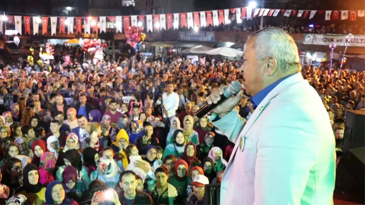 Ramazan Çelik, Ormanlı Fındık Festivali\'nde Hayranlarını Coşturdu