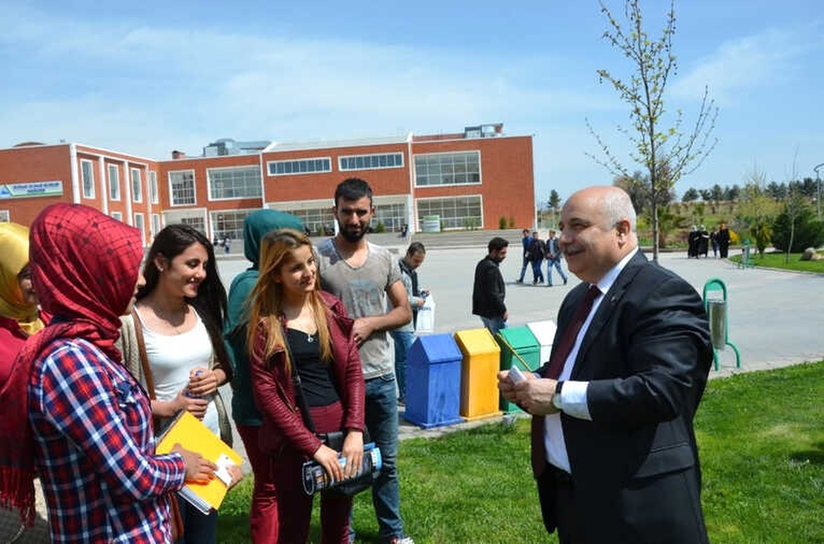 Rektörü Prof. Dr. Gönüllü\'nün Yeni Akademik Yılı Mesajı