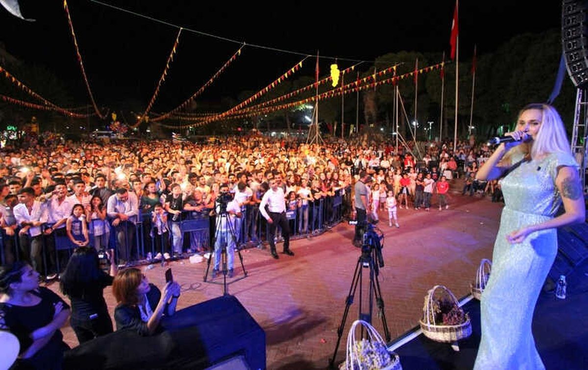 Saruhanlı\'da Gökçe Rüzgarı Esti