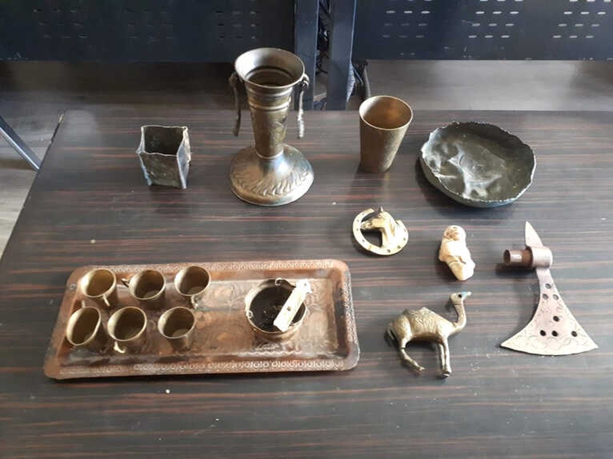 Şüpheli Çantadan Tarihi Materyaller Çıktı