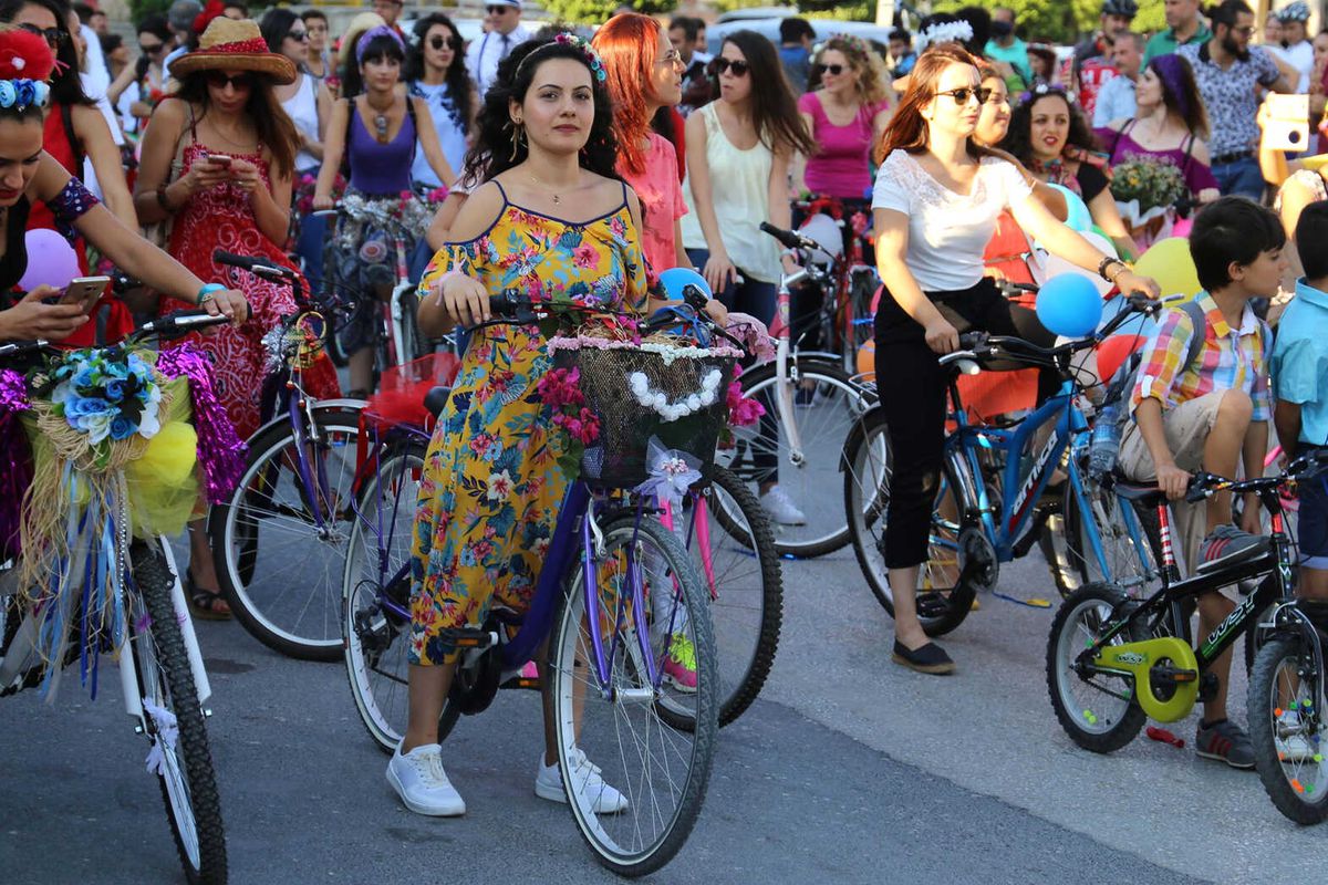 Süslü Kadınlar Bisiklet Turunda Buluştu