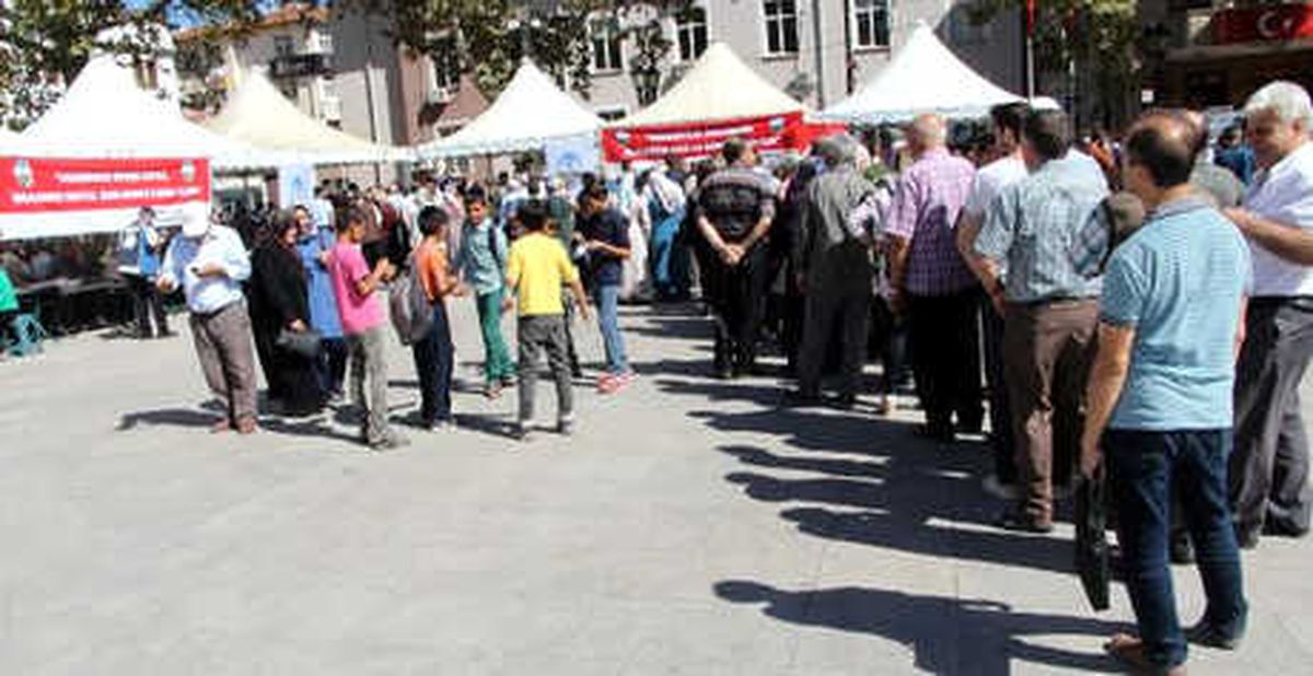Tokat\'ta 10 Bin Kişilik Aşure İkramı
