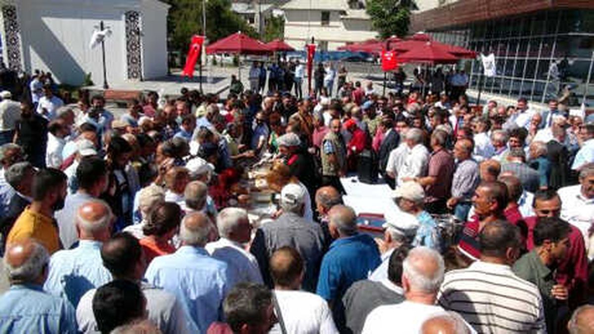 Tunceli\'de 5 Bin Kişiye Aşure Dağıtıldı