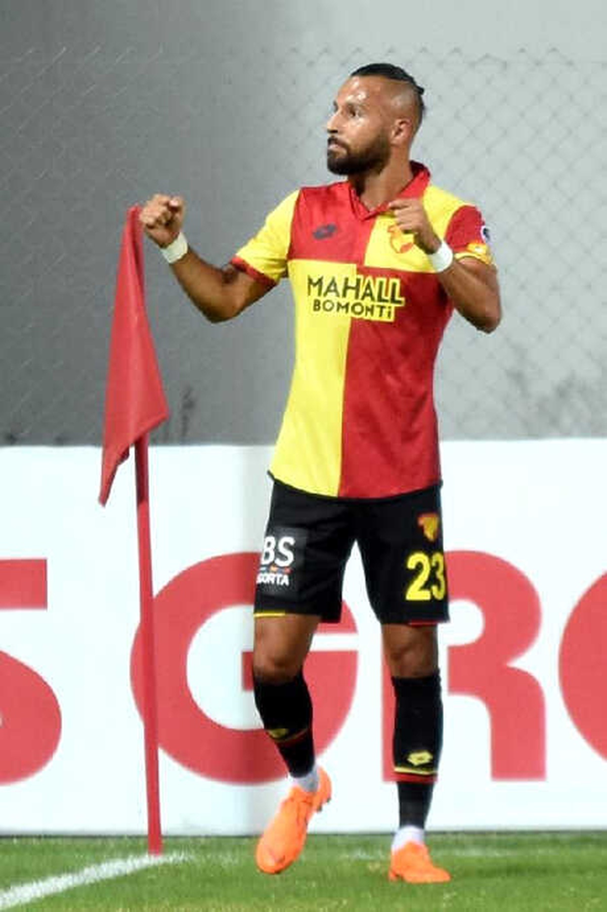 Yasin Göztepe\'de Yeniden Doğru