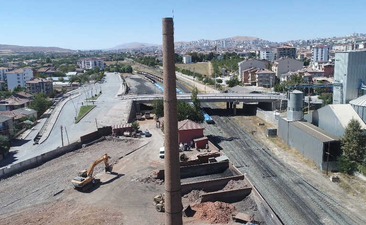 40 Metre Yüksekliğinde 66 Yıllık Baca Bölgenin Simgesi Olacak