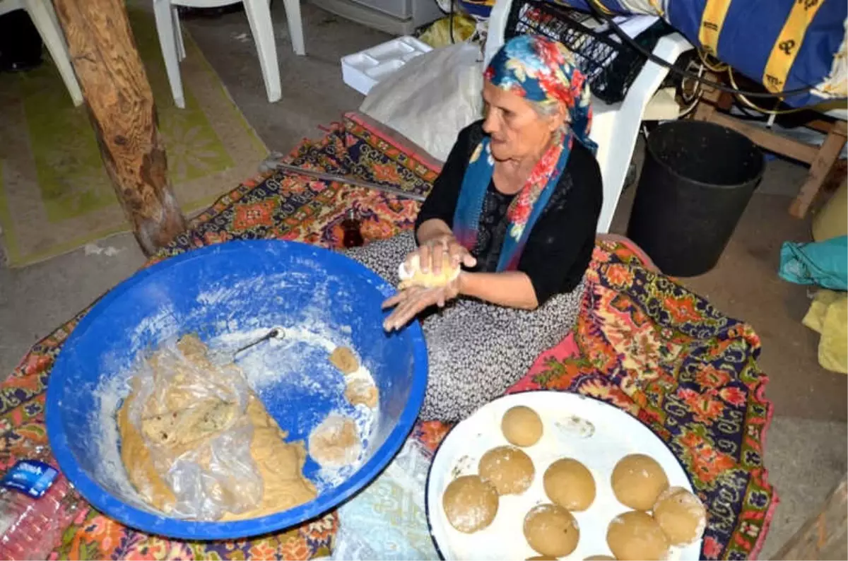 Aksekili Kadınların İmece Usulü \'Kış Mesaisi\'