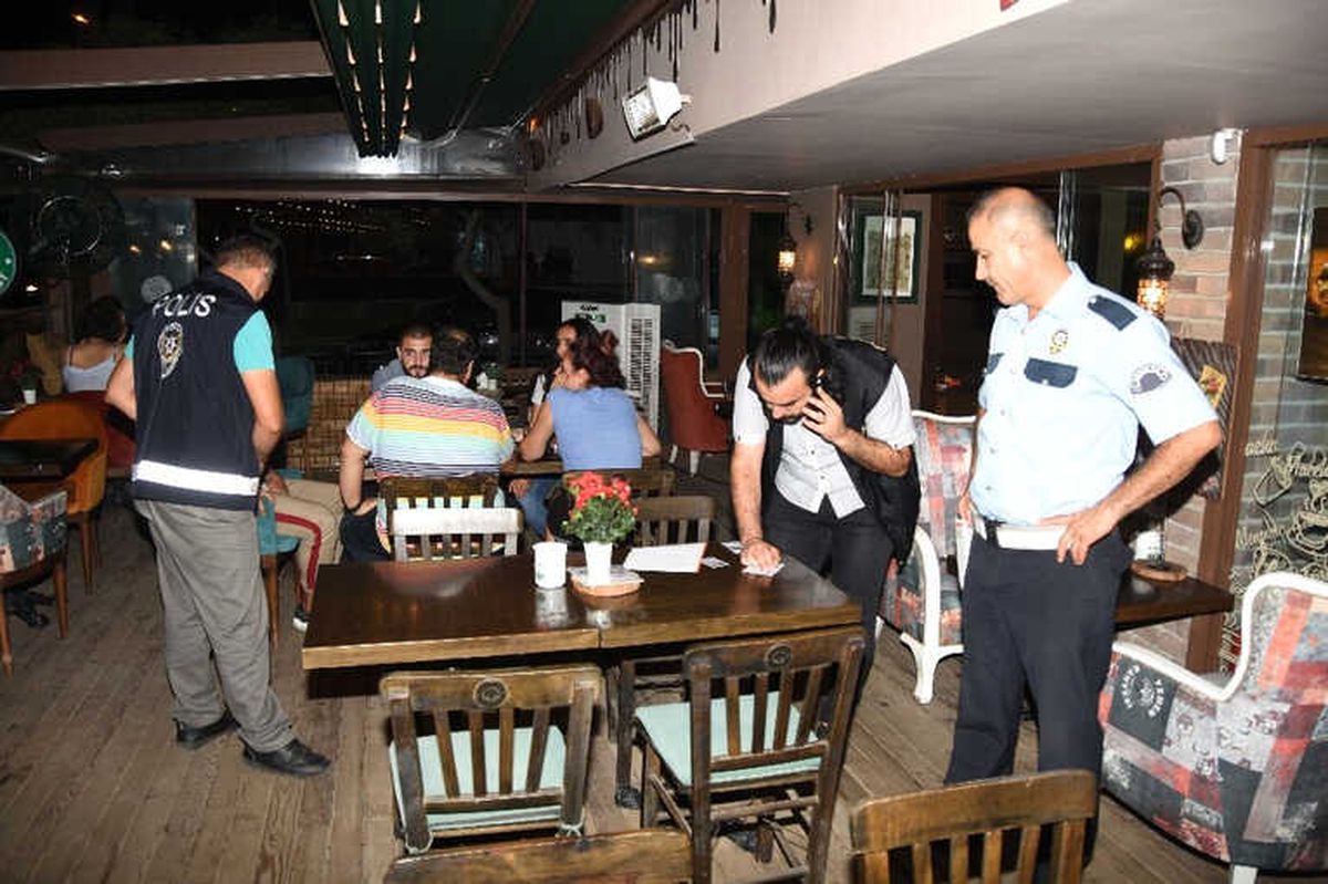 Antalya\'da 690 Polisle Okul Çevrelerinde Denetim