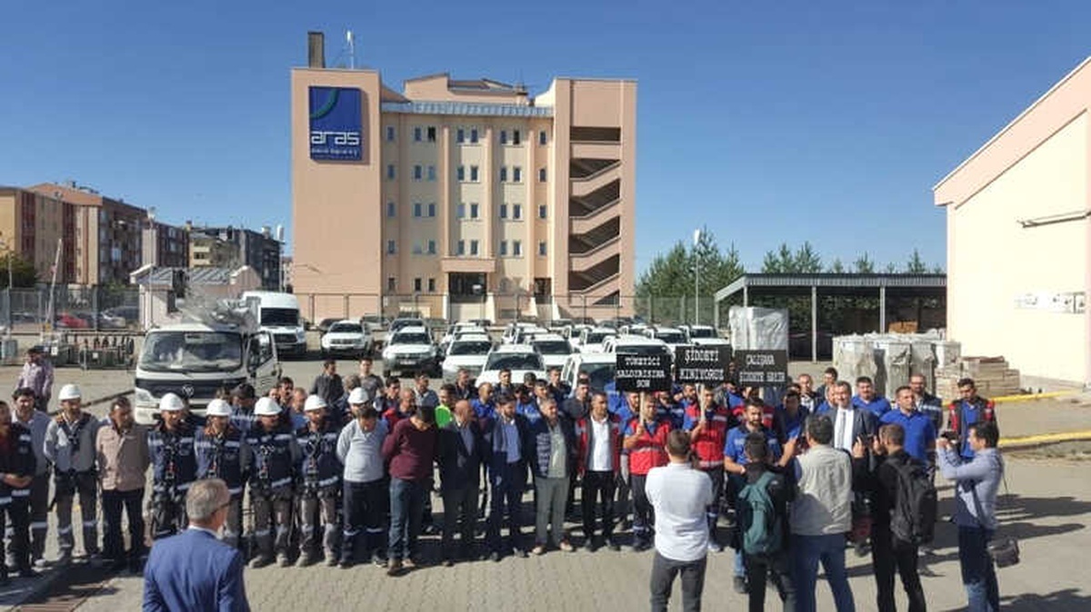 Aras Edaş Çalışanları Mesai Arkadaşlarına Yapılan Bıçaklı Saldırıyı Kınadı