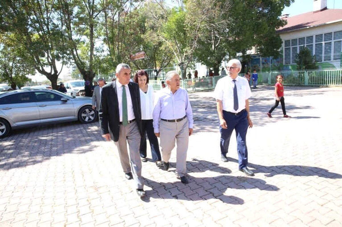 Başkan Memduh Büyükkılıç Öğrencilerle Öğle Yemeğinde Buluştu