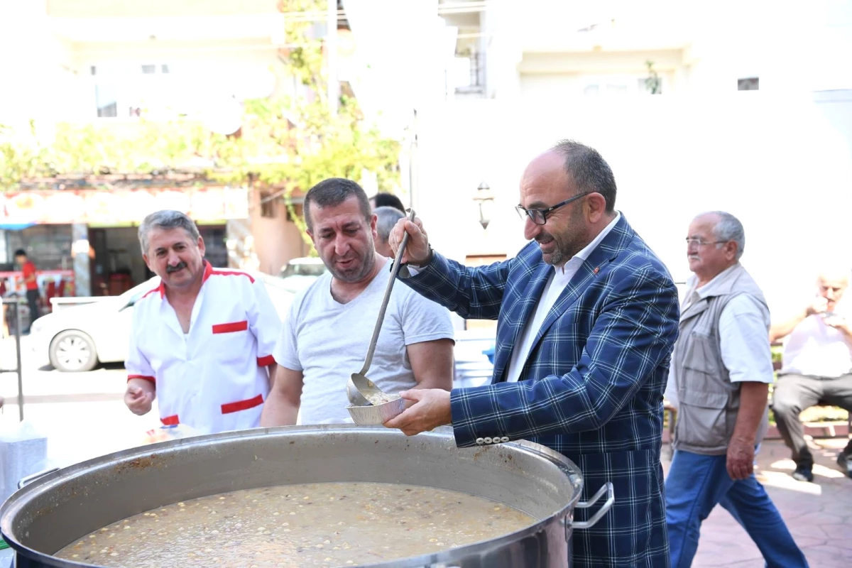 Başkan Üzülmez\'den Aşure İkramı