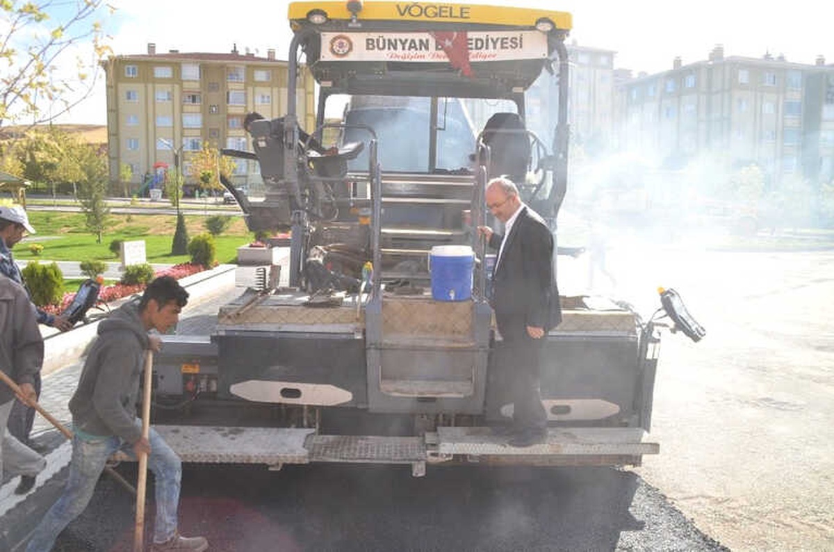 Bünyan\'da Yol Yapımı Çalışmaları Sürüyor