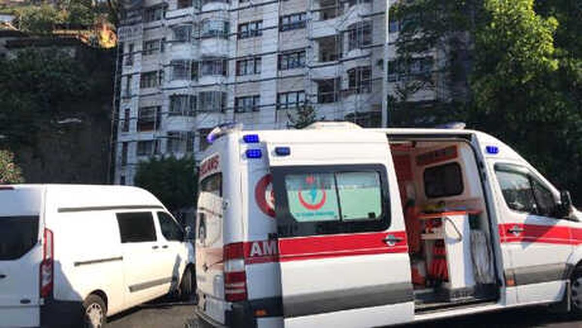 Emekli Albay, Eşi ve 2 Çocuğunu Vurdu