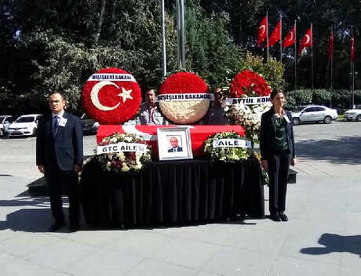 Emekli Büyükelçi Kaya Toperi Son Yolculuğuna Uğurlanıyor (1)