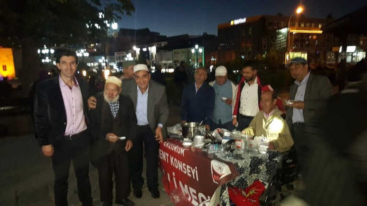 Engelliler Meclisi Aşure Dağıttı