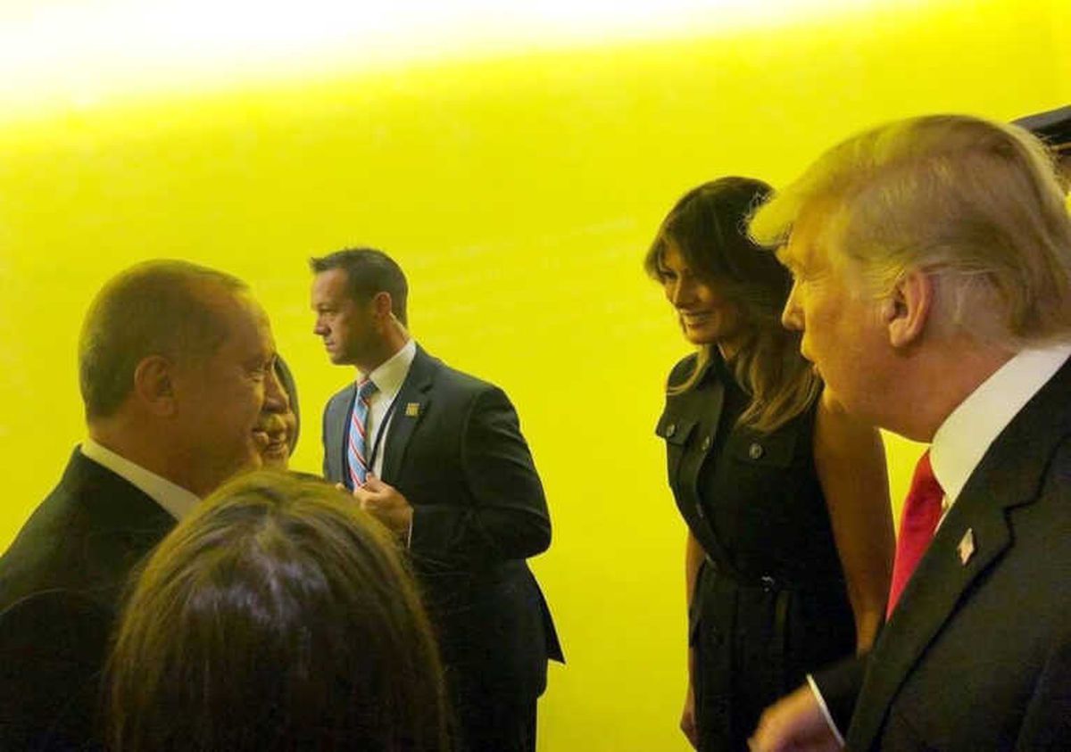 Erdoğan ve Trump Ayaküstü Görüştü