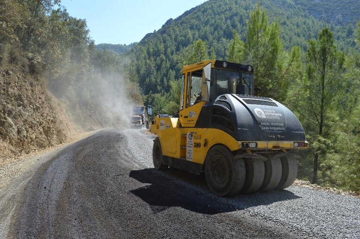 Gazipaşa\'da 23 Kilometrelik Asfalt Çalışması