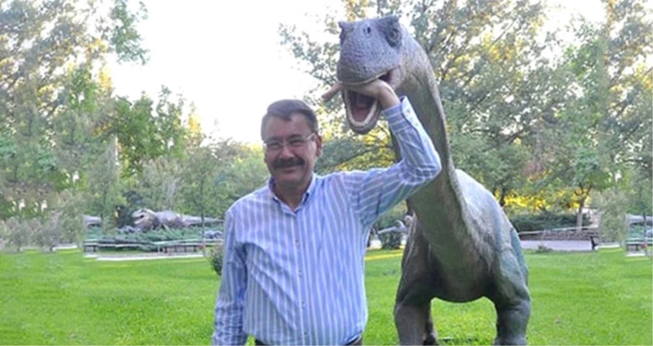 Melih Gökçek\'in Ankapark için Aldığı Dinozorlar Trabzon\'a Göç Etti