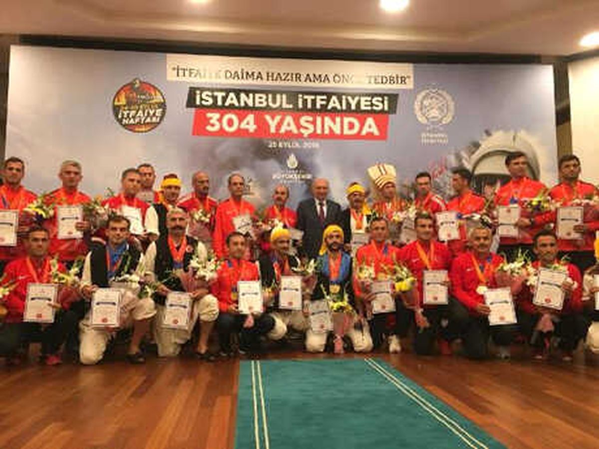 İbb Başkanı Mevlüt Uysal Başarılı İtfaiyecileri Ödüllendirdi
