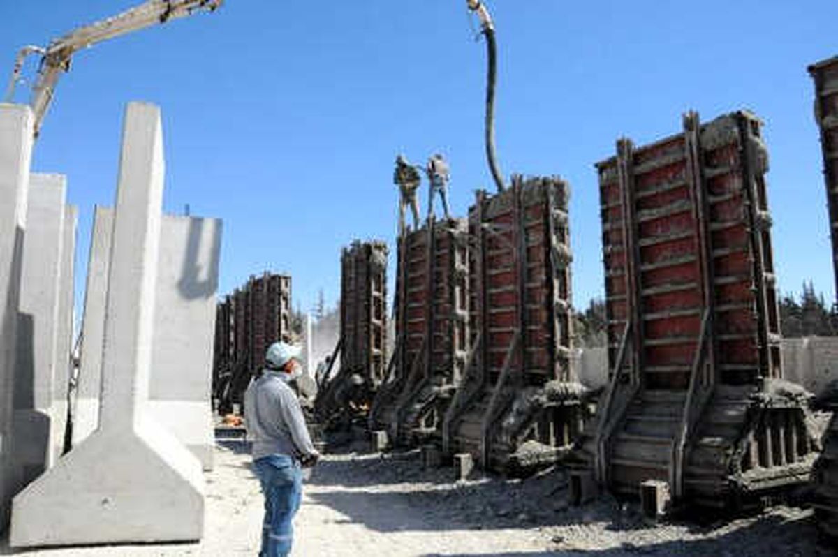 İdlib\'e 1 Haftada 250 Beton Blok Gönderildi