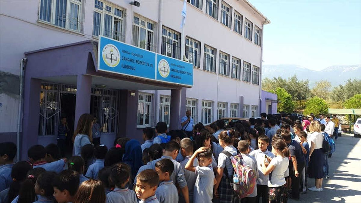Jandarma, Okullarda Uyuşturucunun Zararlarını Anlattı