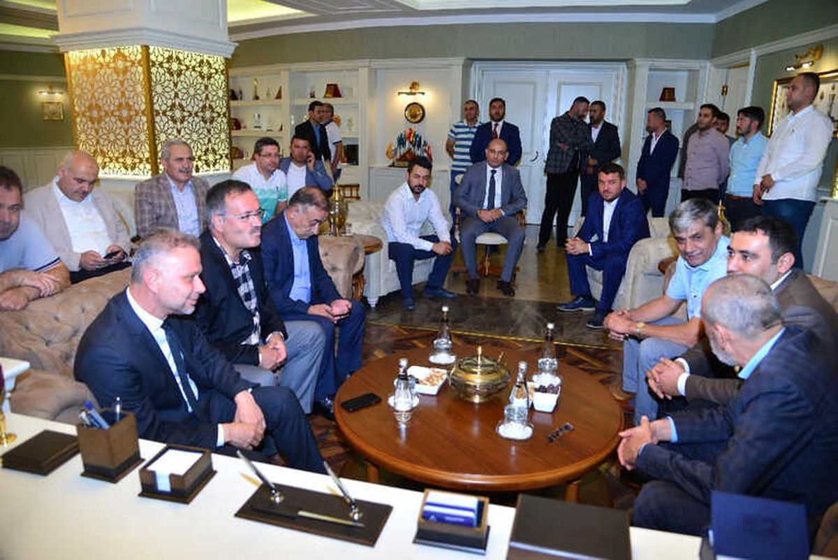 MHP\'li Yıldırım\'dan Başkan Ertürk\'e Ziyaret