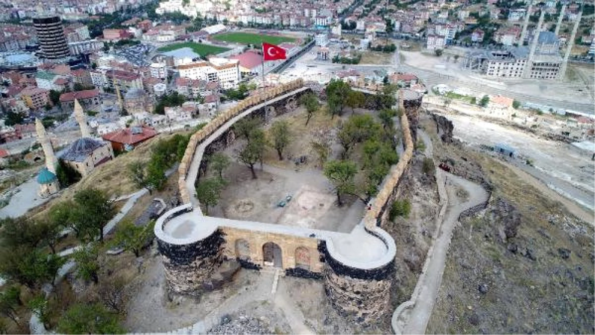 Nevşehir Kalesi\'ndeki Kazı Çalışmaları Tamamlandı