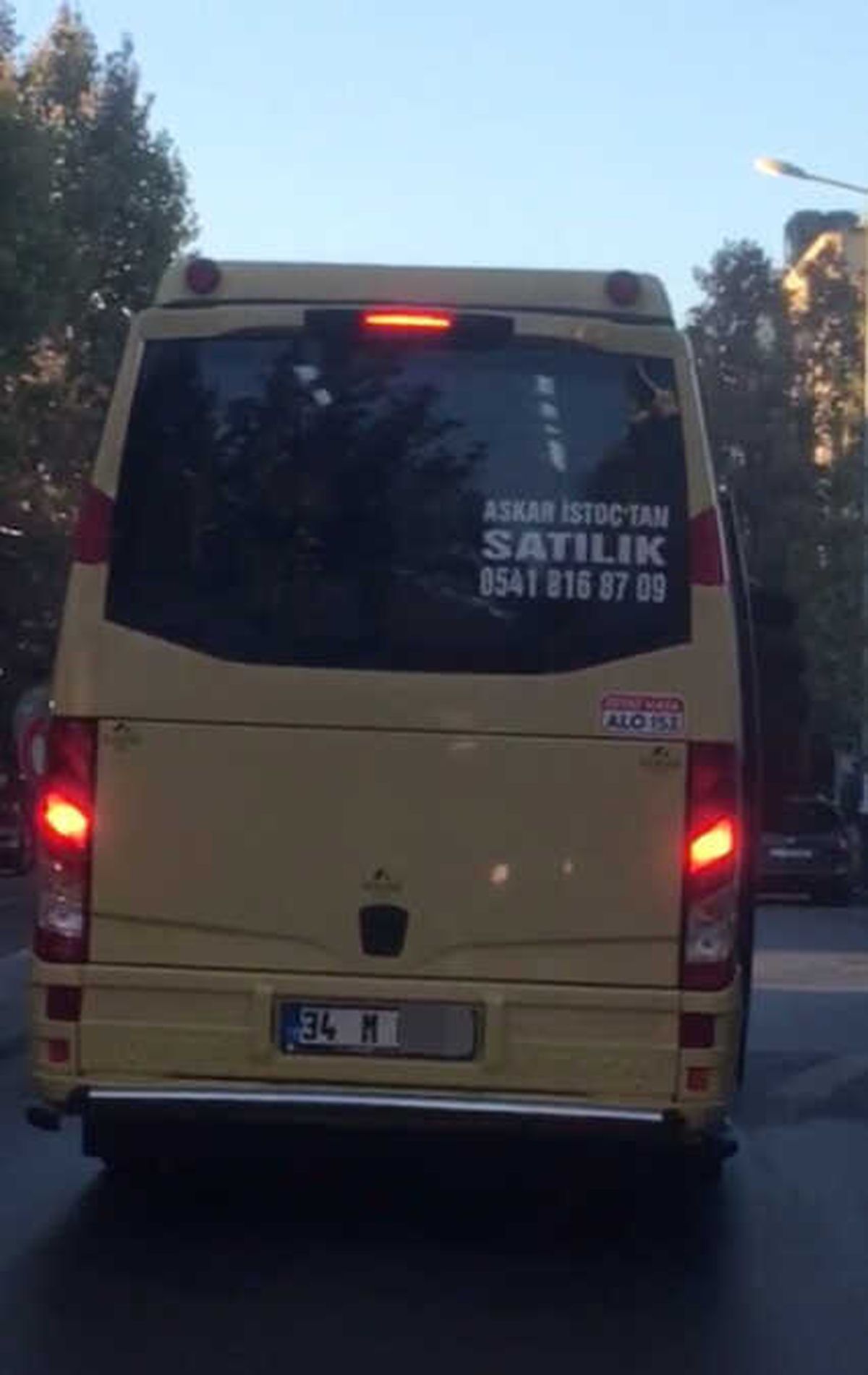 Trafikte Tıka Basa Giden Minibüs Şoförü Yolcuların Canını Hiçe Saydı