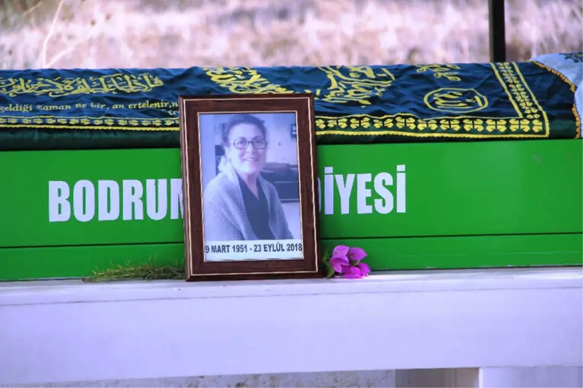 Ünlü Oyuncu Salih Kalyon\'dan 47 Yıllık Eşine Veda