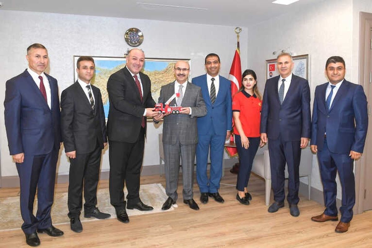Vali Demirtaş: "İtfaiye Teşkilatı Kendini Geliştirip Görev Alanını Genişletti"
