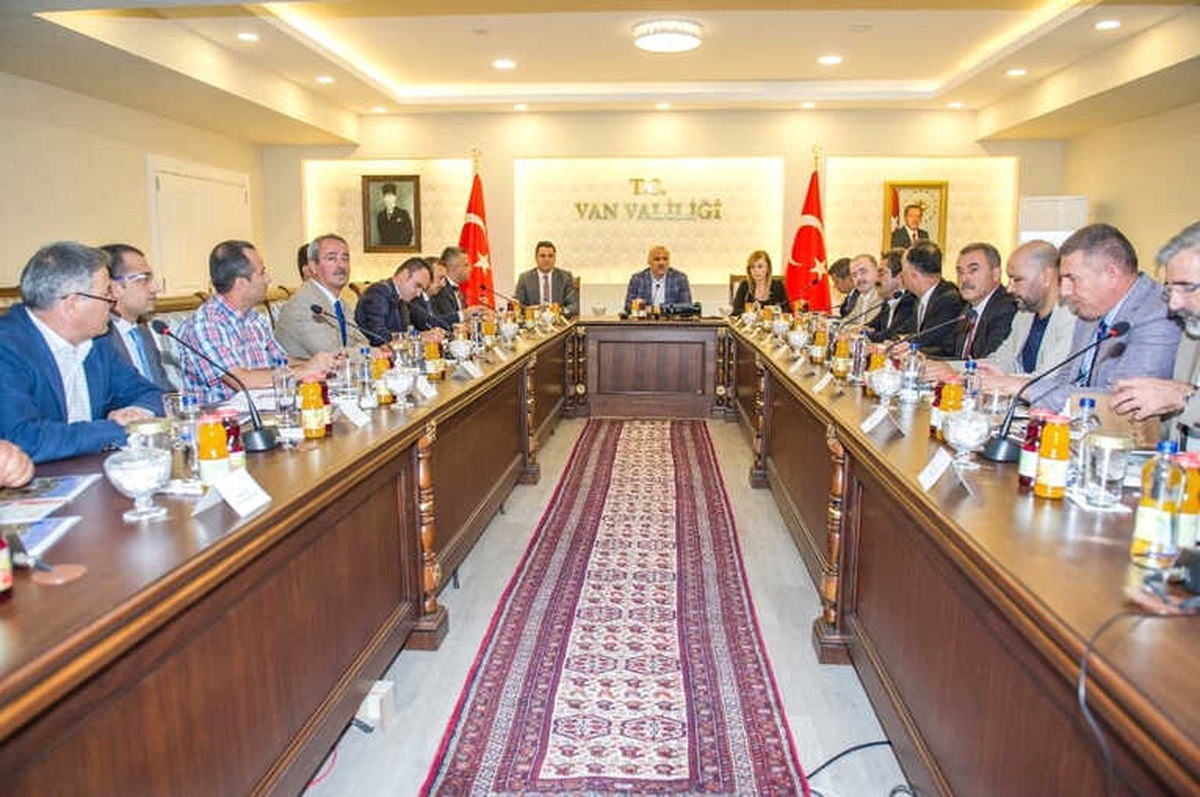 Van Gölü Havzası\'nda Mega Turizm Projeleri Gerçekleştirilecek