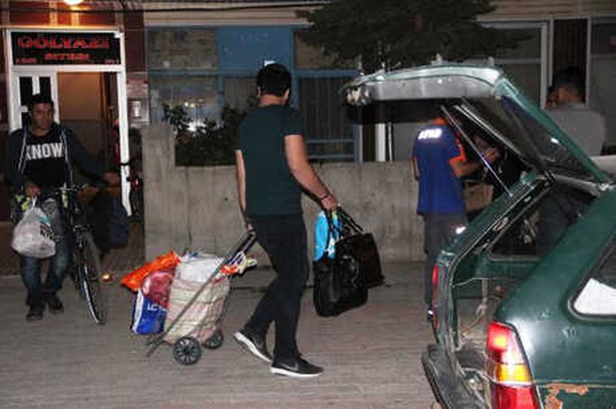 Yıkılma Tehlikesi Olan 2 Apartman Tahliye Edildi