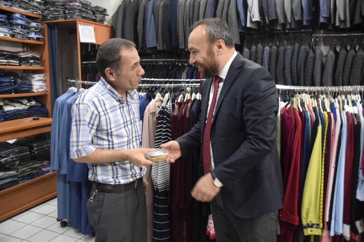 AK Parti 7 Bin 500 Kişiye Aşure Dağıttı