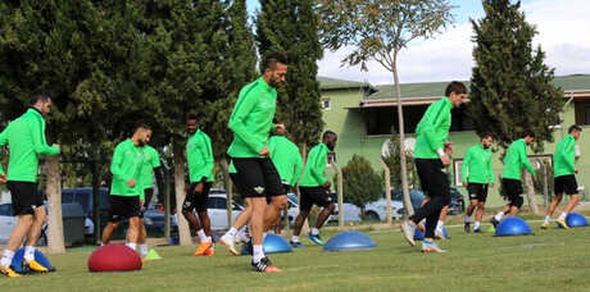 Akhisarspor\'da Aytemiz Alanyaspor Maçı Hazırlıkları